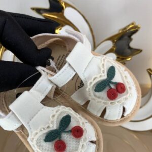Berry sandal
